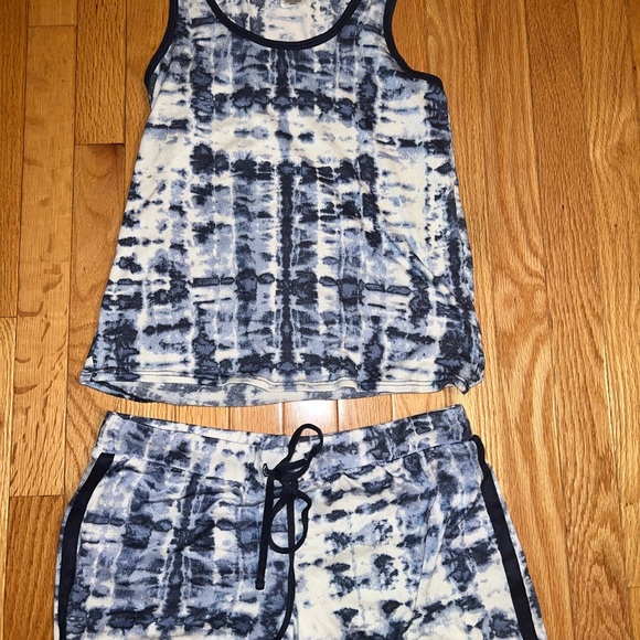 Lucky brand 4 piece pajama set - Picture 4 of 9